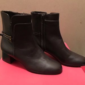Vaneli booties